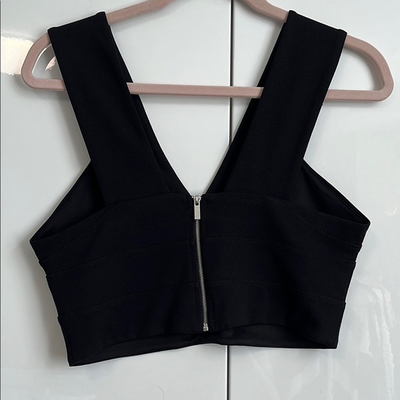 DYNAMITE Black V-Neck Crop Top Lined, Size M - Picture 3 of 8